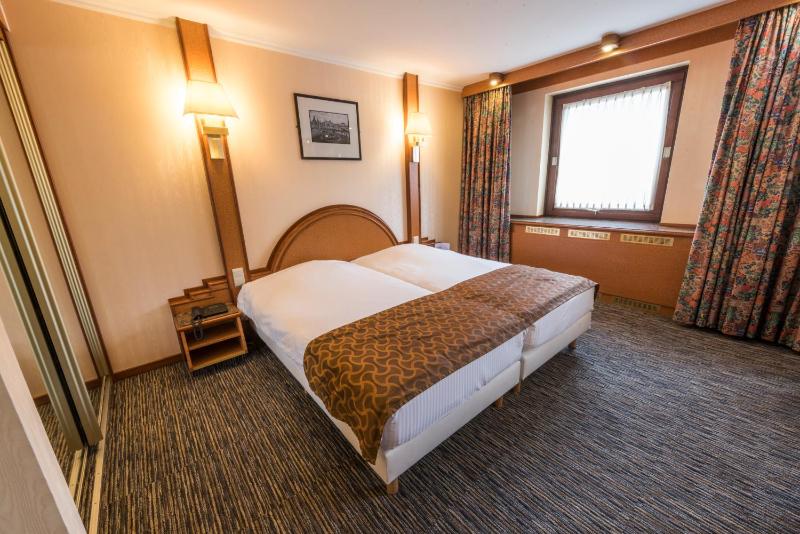Classic Suite image 4