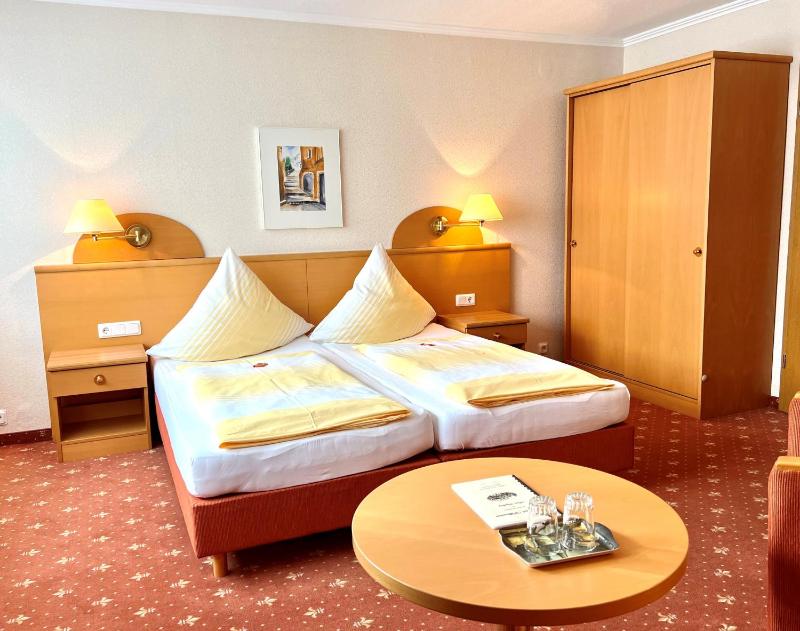 Double Room image 4