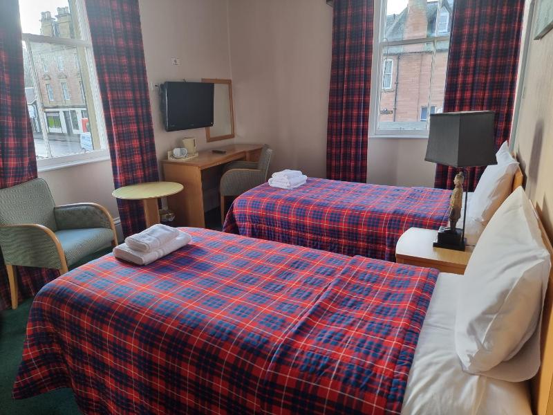 Standard Twin Room image 1
