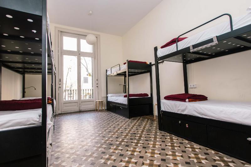 Single Bed in 8-Bed Dormitory Room image 3