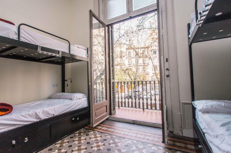 Single Bed in 6-Bed Dormitory Room image 1