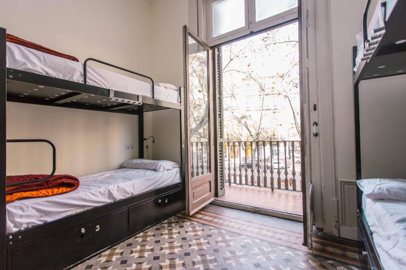 Single Bed in 6-Bed Dormitory Room image 4