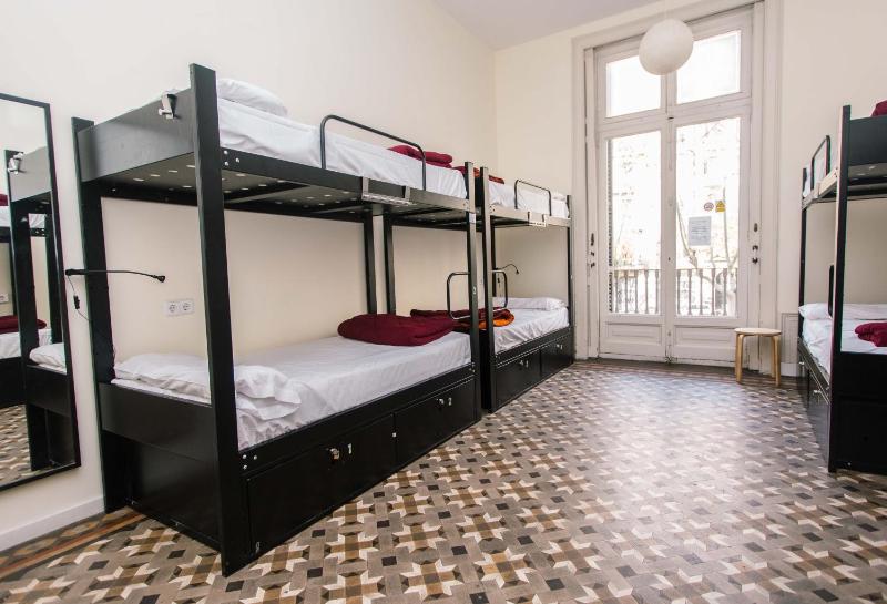 Single Bed in 6-Bed Dormitory Room image 3