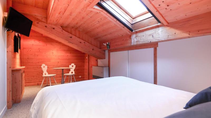 Economy Double Room image 3