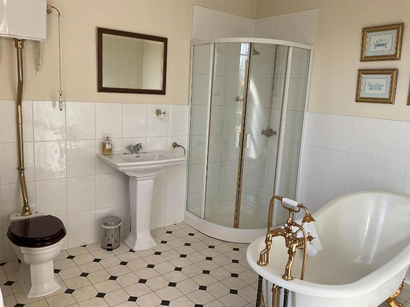 Superior King Room image 2