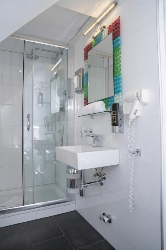 Single Room image 1