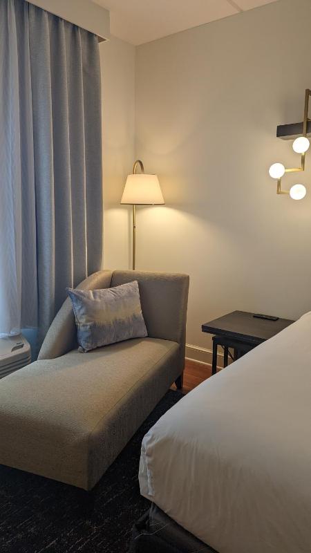 Standard Double Room with Two Double Beds image 4