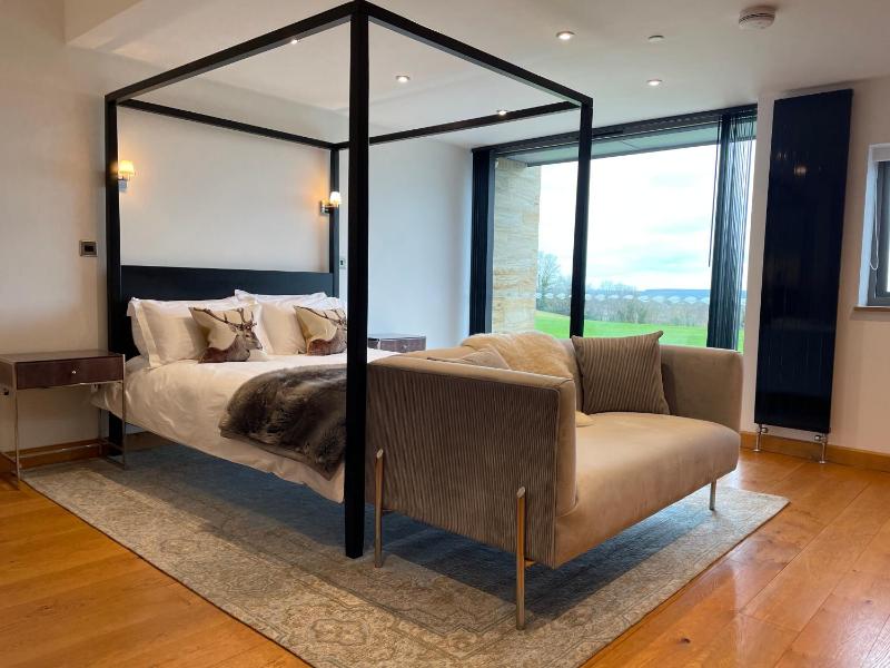 Triple Room with Garden View image 3