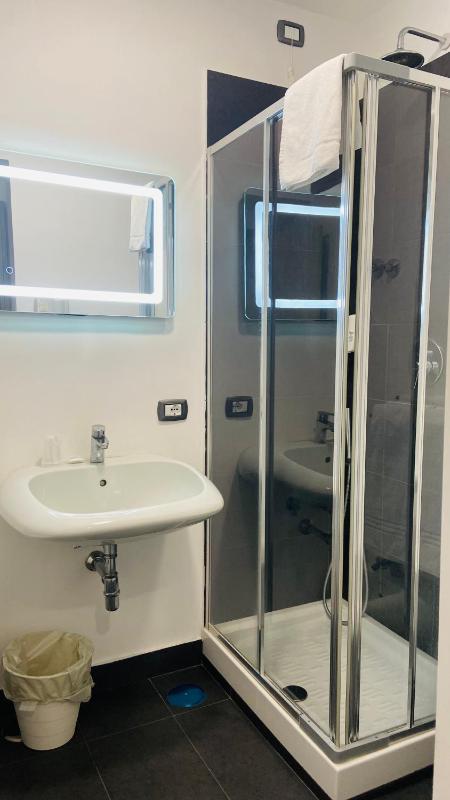 Superior Triple Room image 3