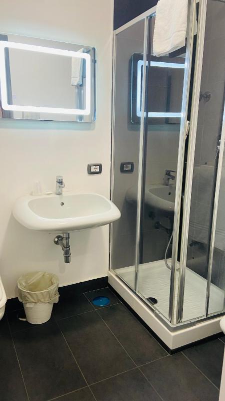 Superior Triple Room image 2