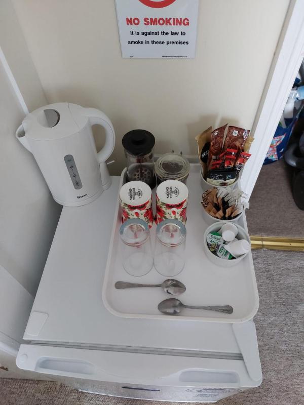 Budget Single Room image 4