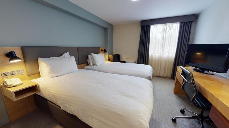 Standard Room with Two Single Beds image 4
