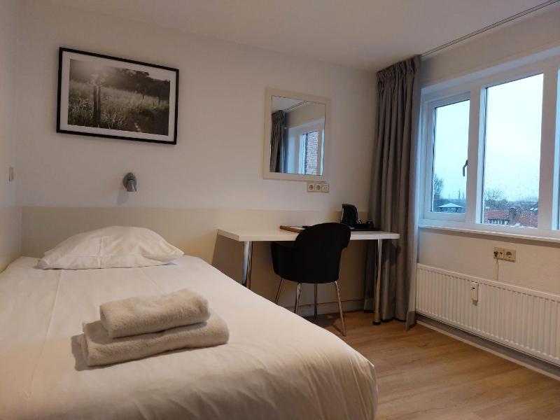 Single Room image 1