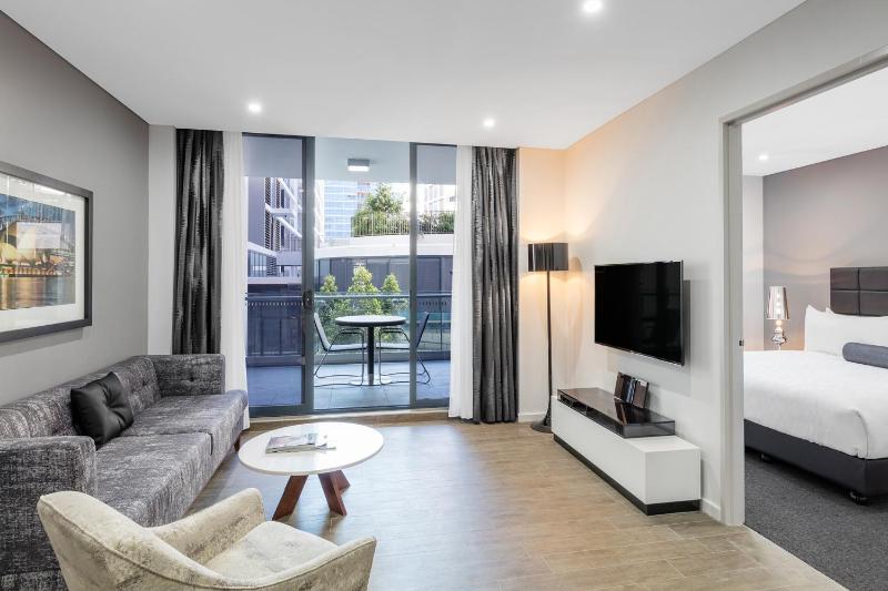 One-Bedroom Suite - Disability Access image 1