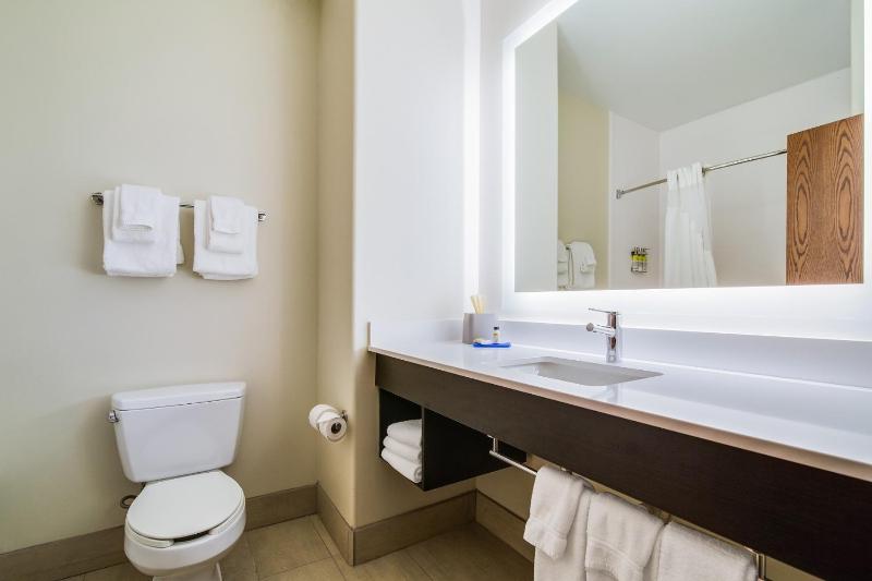 Suite with Balcony - Non-Smoking image 3
