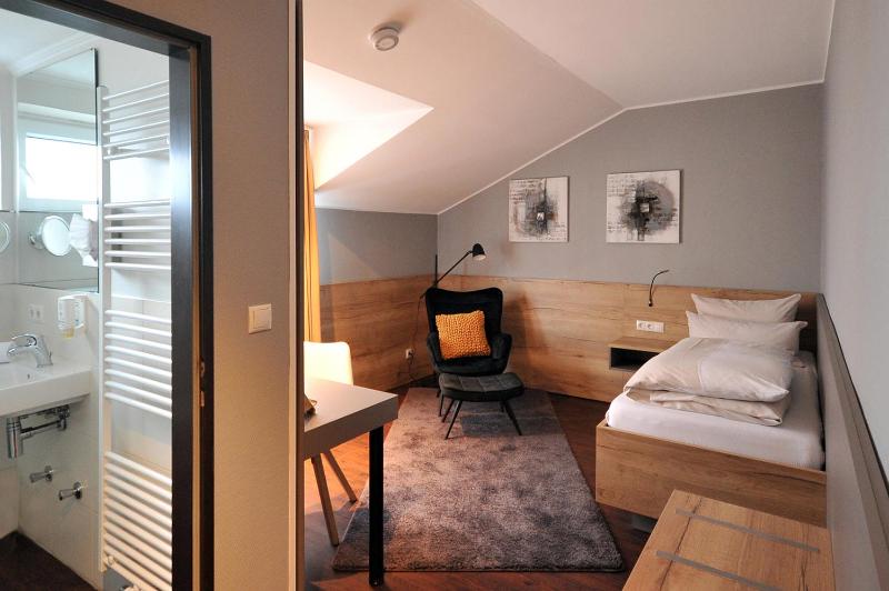 Single Room image 2