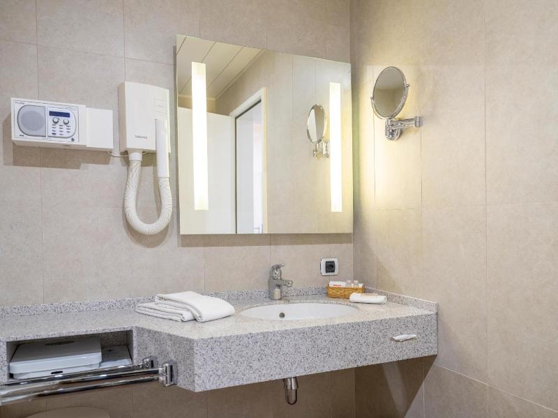 Triple Room image 2