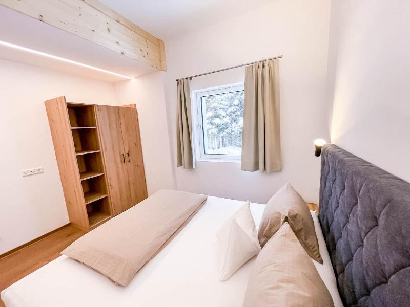 One-Bedroom Apartment image 4