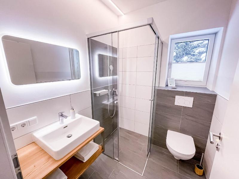 One-Bedroom Apartment image 3
