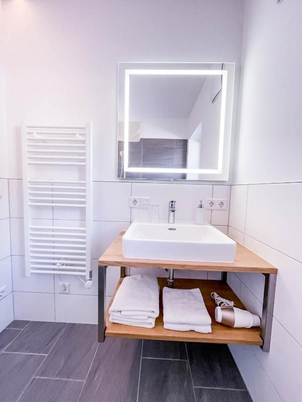 Studio Apartment image 4
