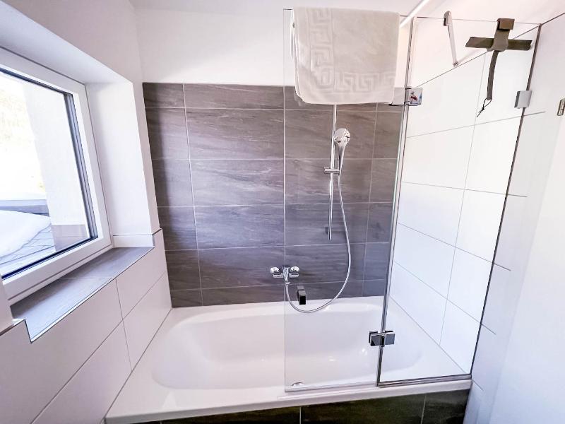 Studio Apartment image 3