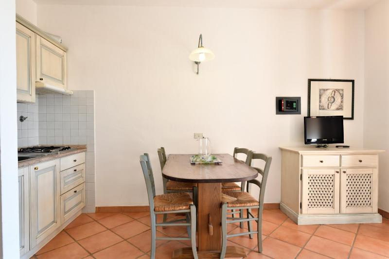 Studio (4 Adults) image 3