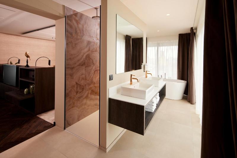 Presidential Suite image 2