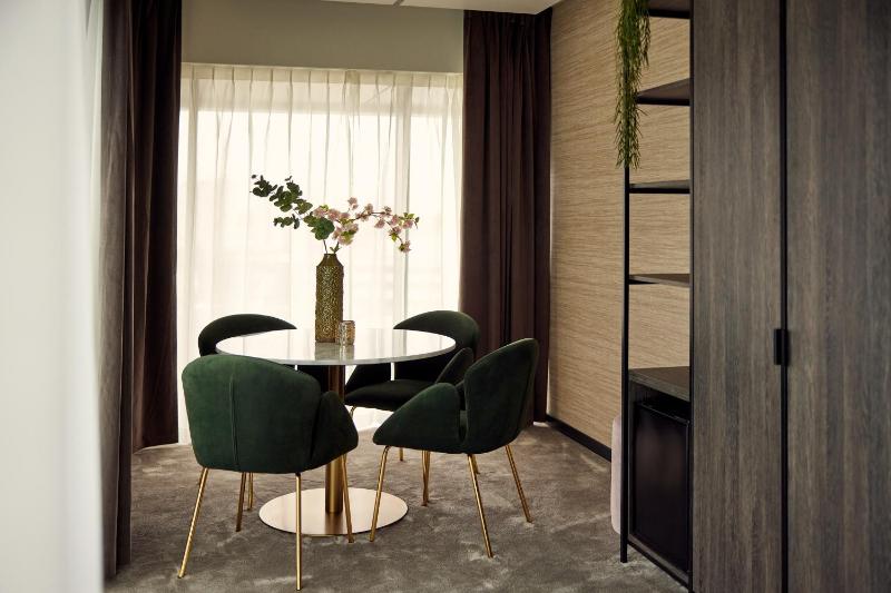 Presidential Suite image 3