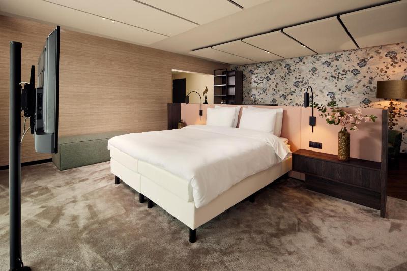 Presidential Suite image 1