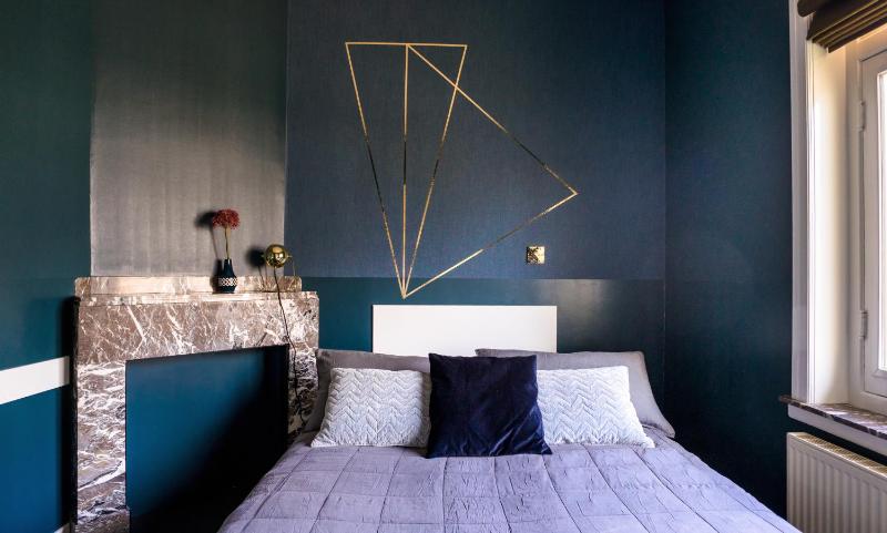 Small Double Room with Shared Bathroom image 1