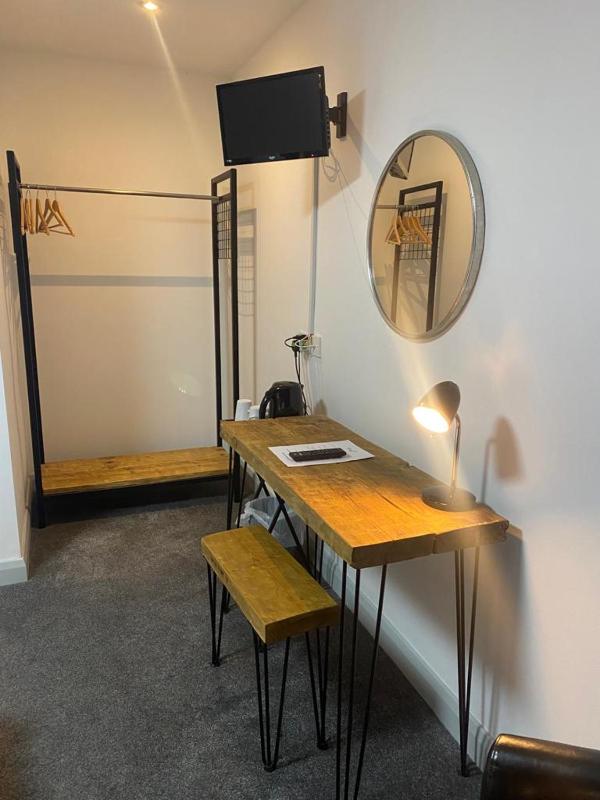 Double Room image 4