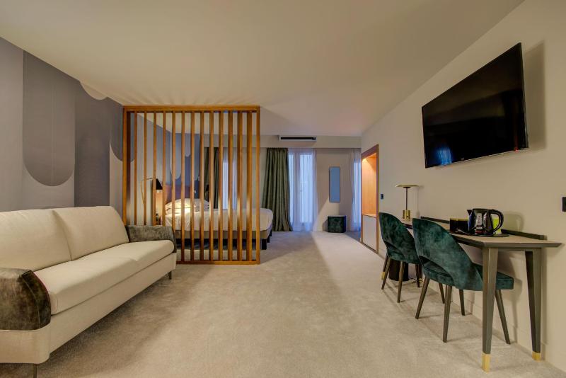 Superior Suite image 1