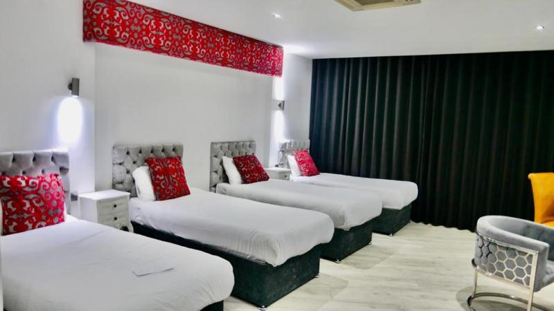 Quadruple Room image 1
