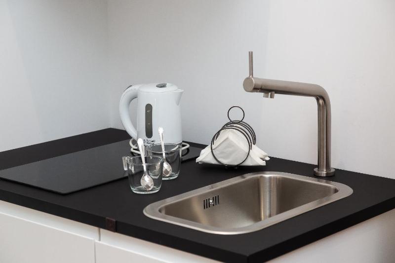 Superior Double Room image 3