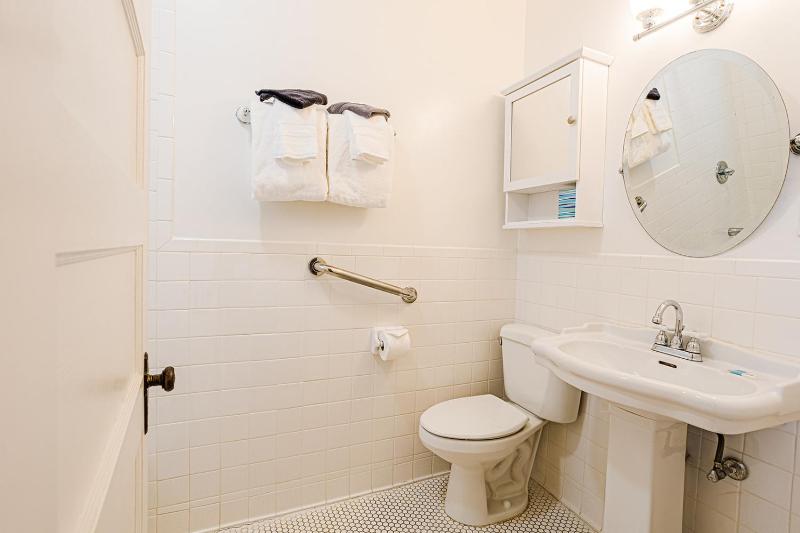 King Room with Balcony image 2