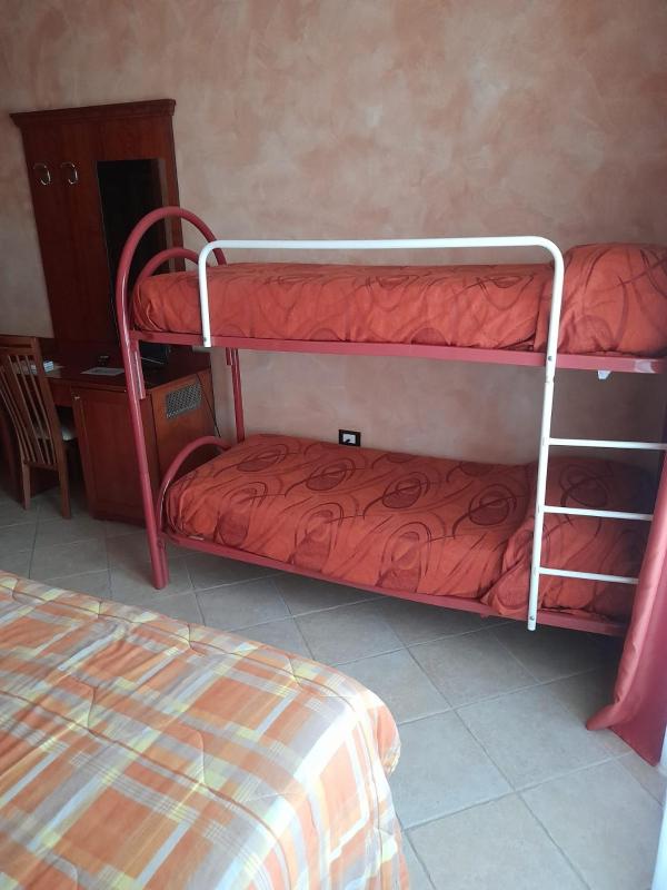Quadruple Room image 3