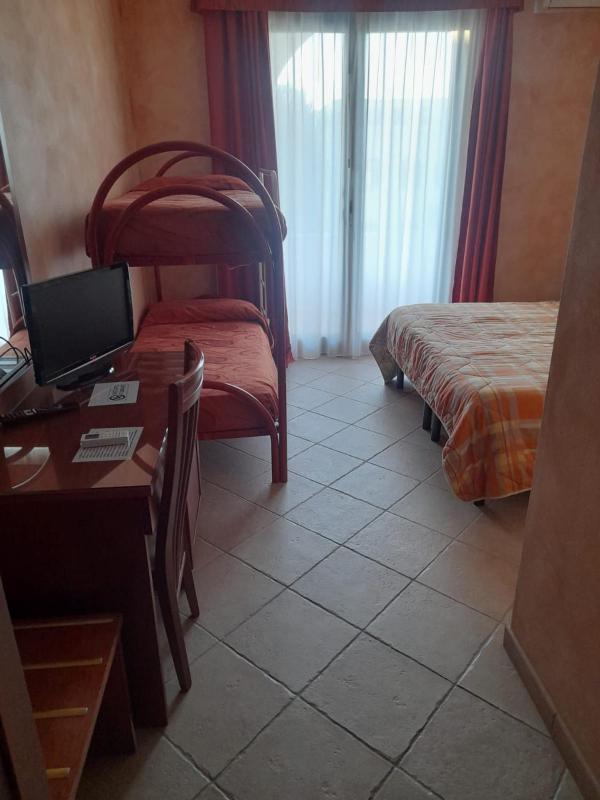 Quadruple Room image 1