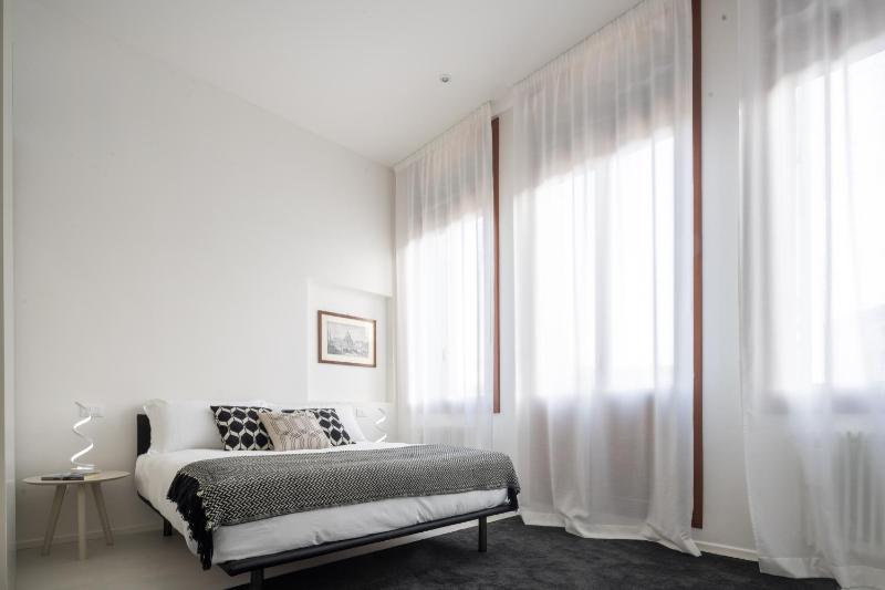Design Apartment with Balcony on the Grand Canal R&R - image 9