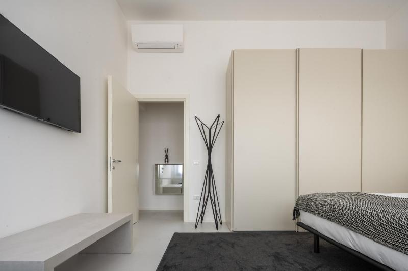 Design Apartment with Balcony on the Grand Canal R&R - image 11