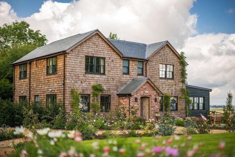 Cottage with Garden View image 2