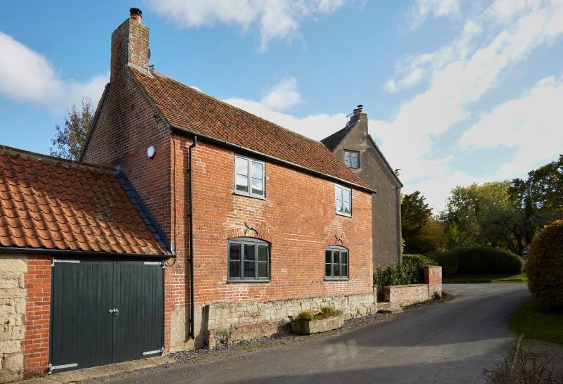 Two-Bedroom Cottage image 3