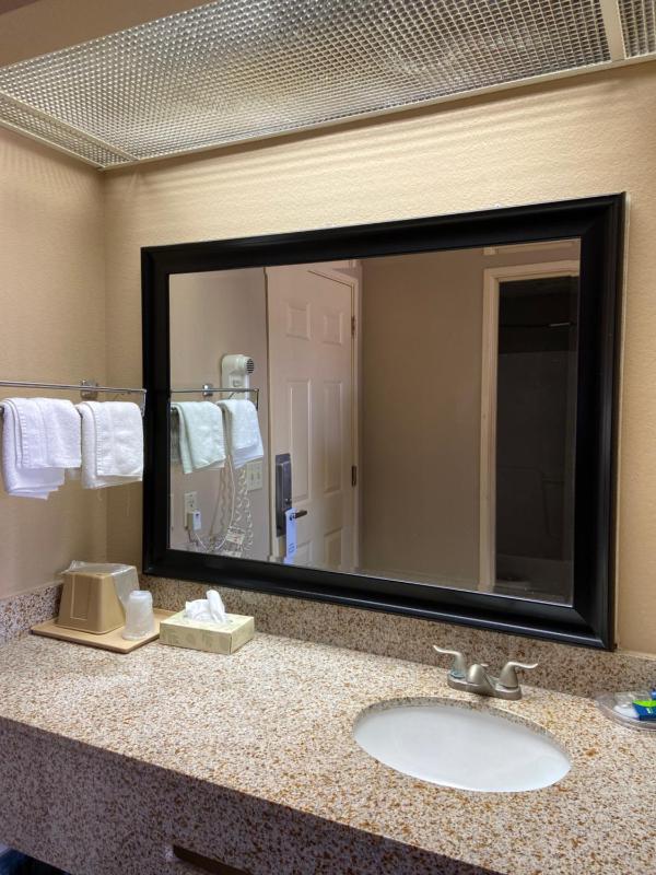 King Suite with Spa Bath image 2