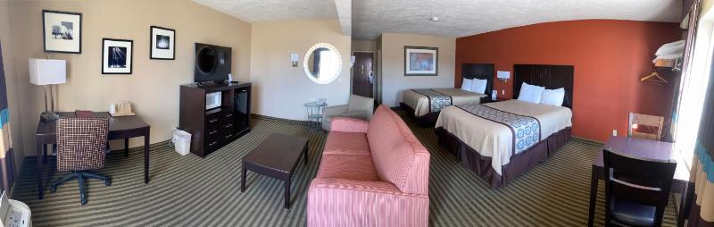 Deluxe Family Suite image 4
