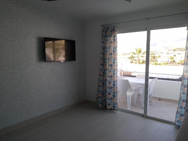 ISLAND iv544 - image 32