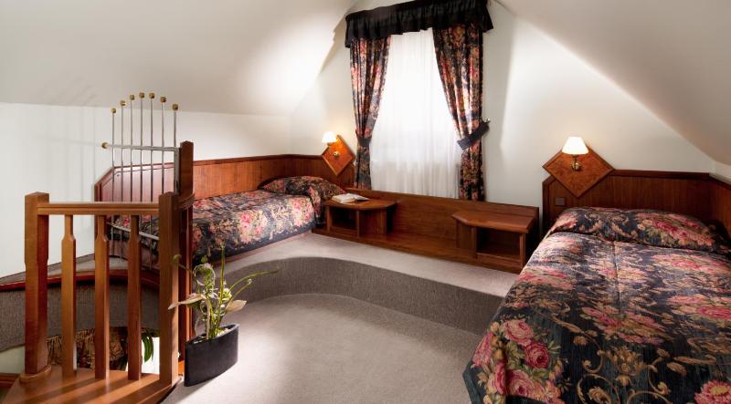 Double or Twin Room image 2