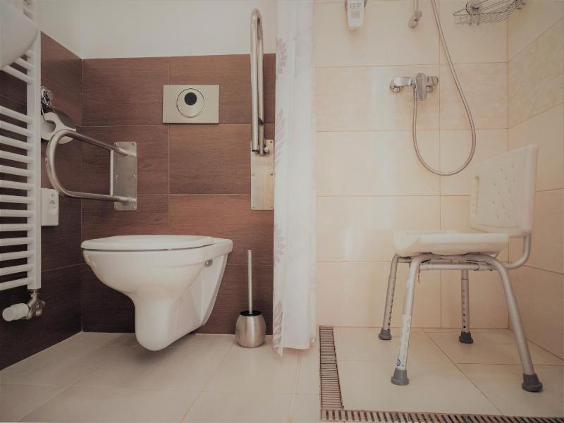 Double Room - Disability Access image 4