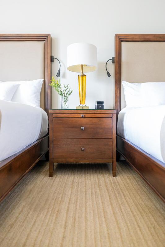 Deluxe Queen Room with Two Queen Beds image 3