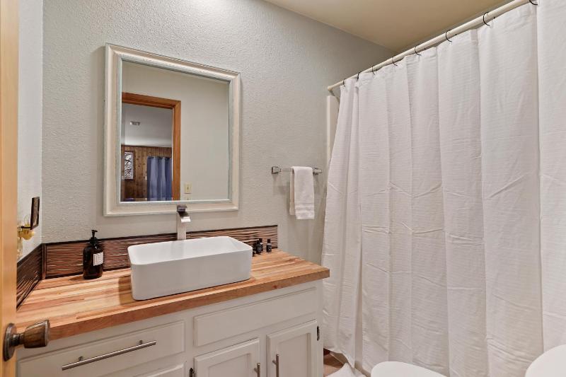 Four-Bedroom Holiday Home image 4