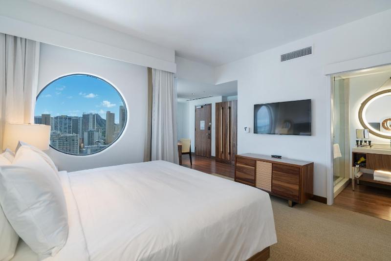 Deluxe King Room image 4
