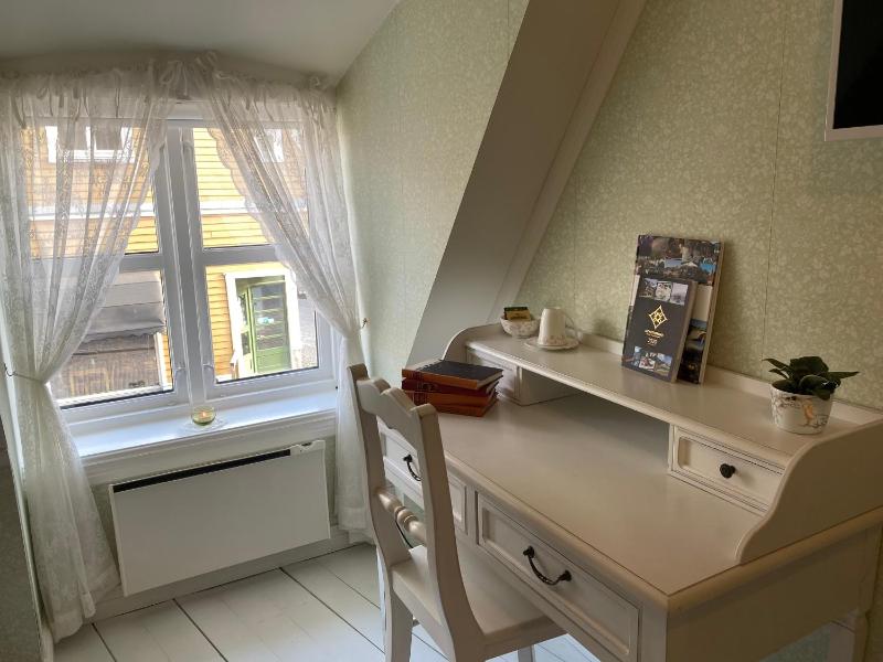 Single Room image 3